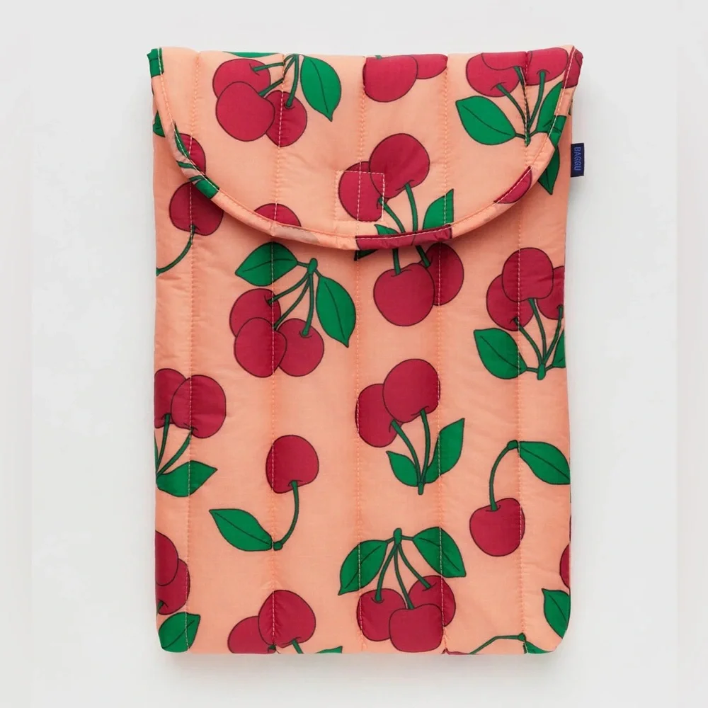 RARE BAGGU 16” PUFFY LAPTOP SLEEVE